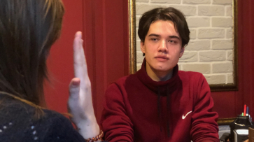 Глухого юношу приняли в школу модельного агентства после публикации РИА «Воронеж»
