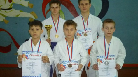 Поворинские каратисты завоевали шесть медалей на «Кубке Черноземья» 