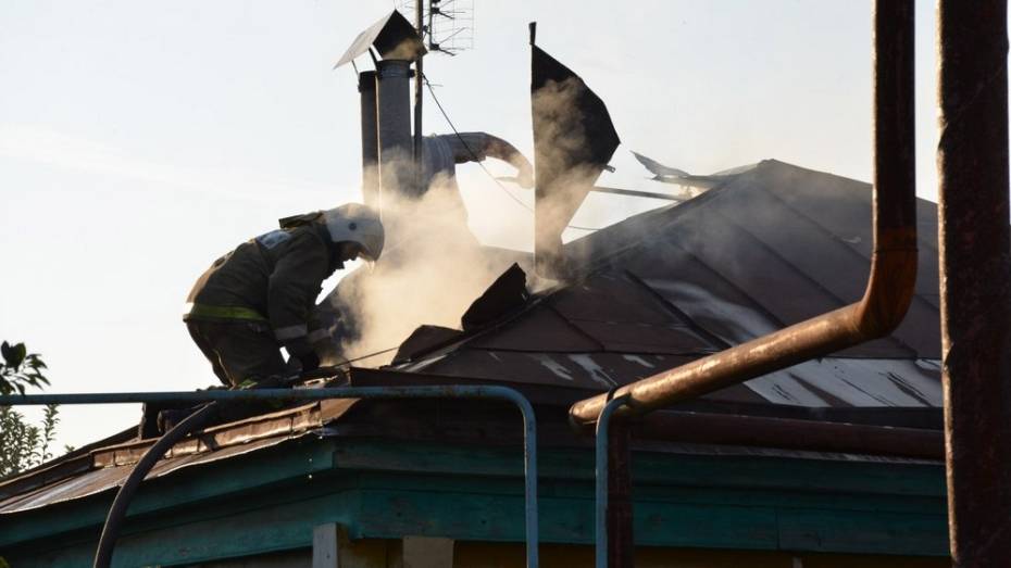 На пожаре в семилукском селе погибли 2 человека