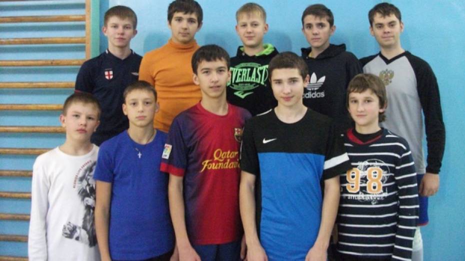 Хохольские школьники заняли первое место в областном турнире по мини-футболу среди дворовых команд