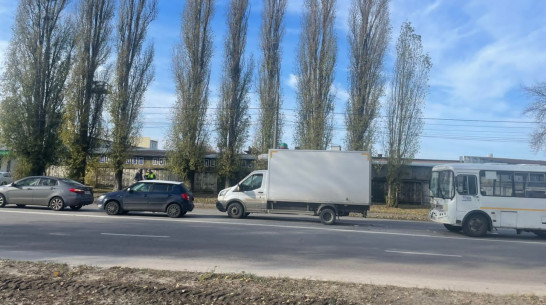 В массовом ДТП пострадали 3 пассажира воронежской маршрутки