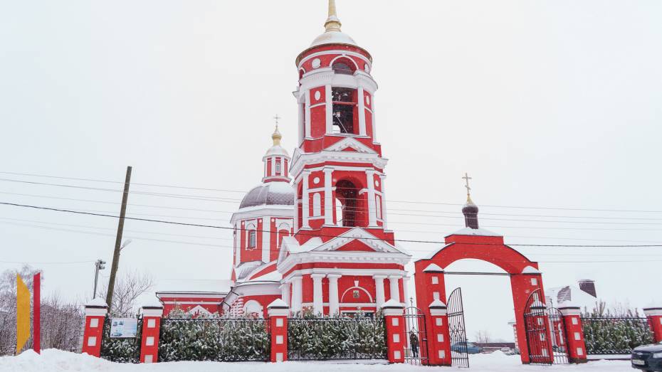 Свято место. В воронежском селе почти век спустя возродили из руин храм Михаила Архангела