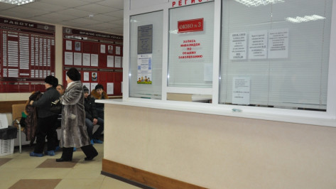 В Павловской ЦРБ начали работать инфоматы, позволяющие записаться к врачу, минуя регистратуру 
