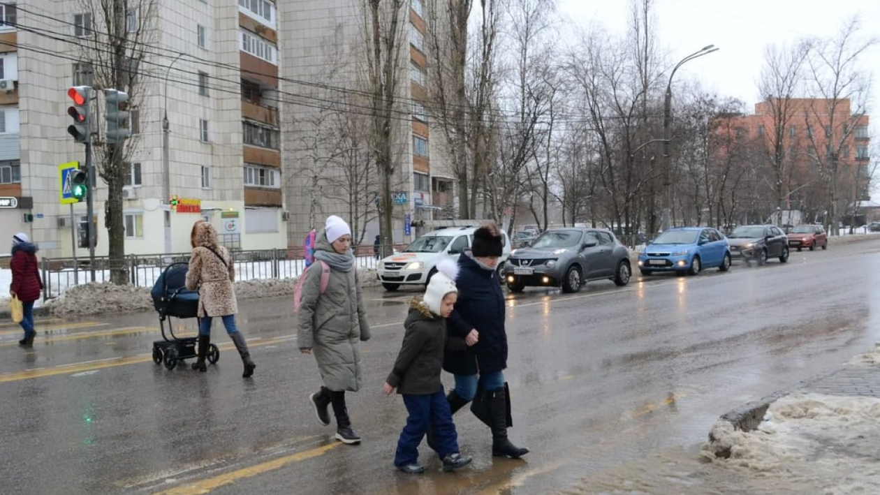 Культура вождения в Воронеже и избивающая сына соседка: что обсуждают  горожане в соцсетях