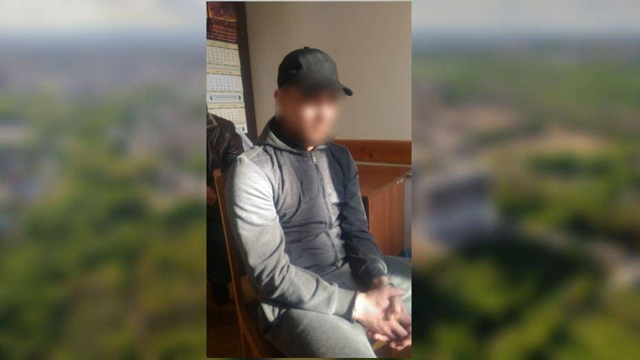 Ограбившего воронежца на 1 млн рублей нашли по кепке в Махачкале