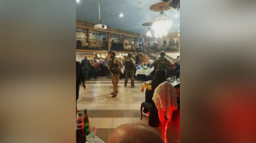 Не призыв, а учет новых граждан: зачем воронежские оперативники посетили кафе «Форт»