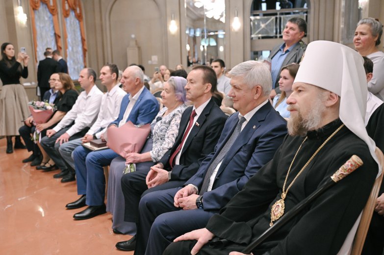 Награждение ко Дню материа