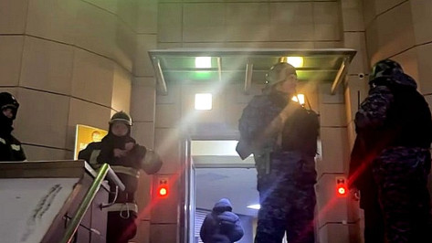 Хулиганы взорвали салют «Красная площадь» в отделении банка в Воронеже