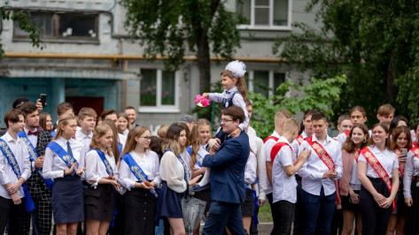 Губернатор Александр Гусев выступил с обращением к воронежским выпускникам