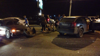 В Воронеже 3 человека пострадали при столкновении 3 иномарок 