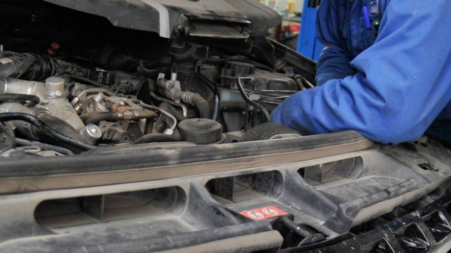 Под Воронежем мужчина полгода брал деньги за ремонт брошенной машины
