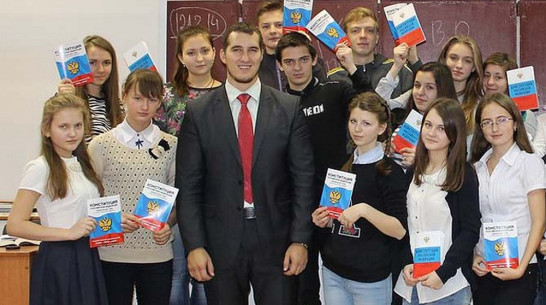 Семилукцы поступили в «Школу молодого депутата»