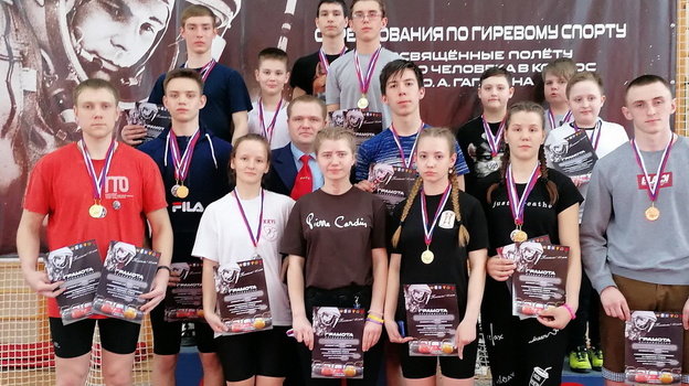 Бобровские гиревики привезли 10 золотых медалей с открытого первенства в Борисоглебске