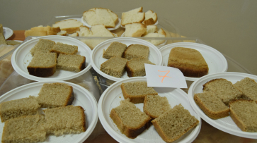 Специалисты проверили качество воронежского ржано-пшеничного хлеба 