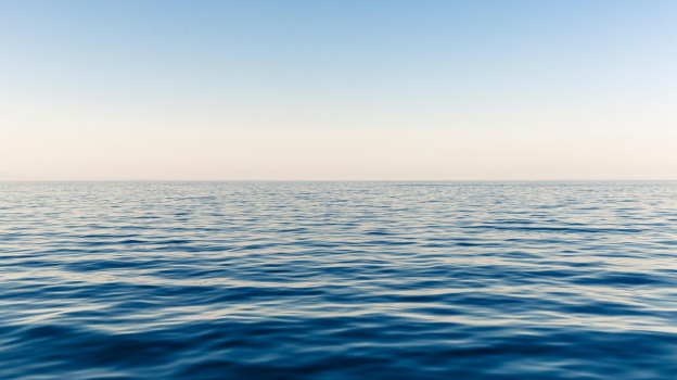 Надводный беспилотник обнаружили в открытом море возле Севастополя