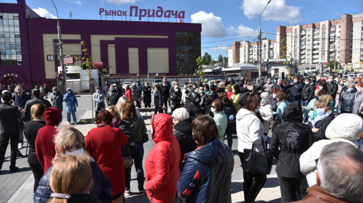 Рынок димитрова воронеж. Рынок Придача на Димитрова. Рынок Придача Воронеж. Рынок Воронеж на улице. Рынок Придача Воронеж сейчас.