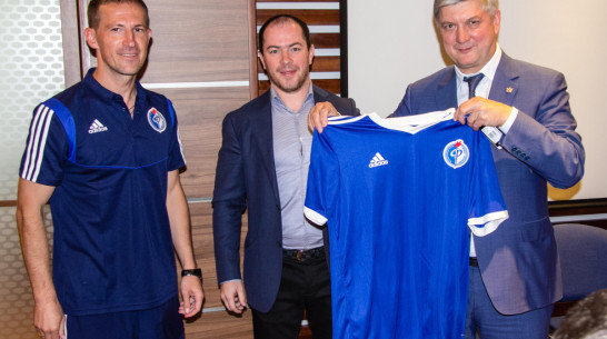 Игроки «Факела» встретились с губернатором Воронежской области