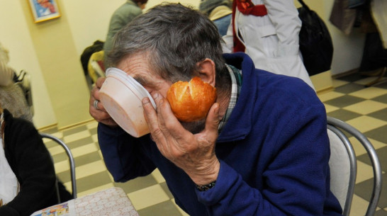 В Воронеже дочь превратила глухонемого отца в бомжа