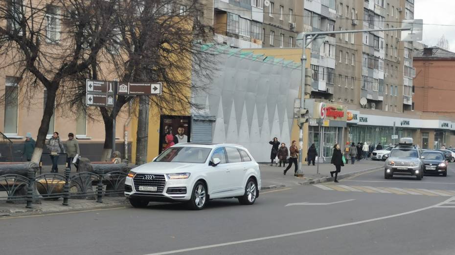 Воронежскому супермаркету заменили фасад, вызвавший возмущение горожан