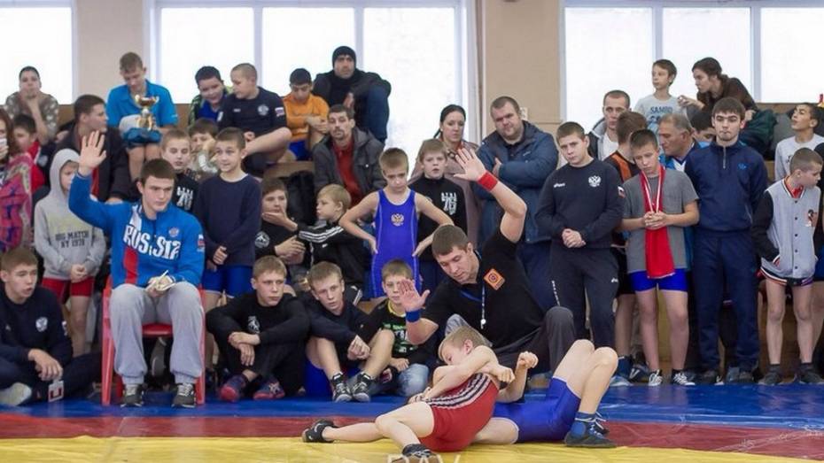 Борцы из Богучара завоевали «серебро» и «бронзу» на всероссийском турнире
