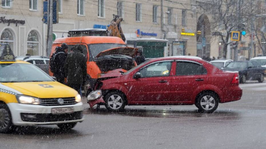 Три смертельные аварии произошли в Воронежской области за новогодние праздники