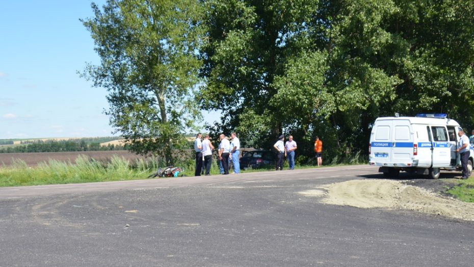 В Воронежской области при столкновении скутера и Lada Granta погибли 2 мужчин