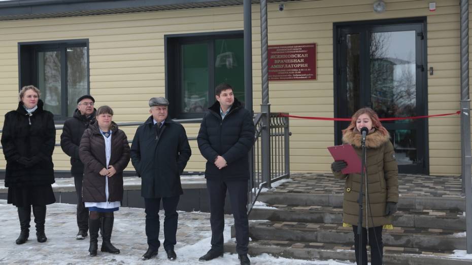 На ремонт амбулатории в бобровском поселке Ясенки потратили 16 млн рублей