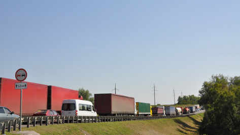 Репортаж РИА «Воронеж». Лосево: бизнес на пробках и аккаунт в Твиттере