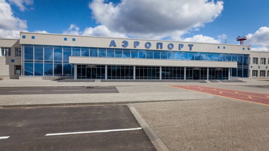 В Воронеже приземлился самолет с эвакуированными из Армении российскими туристами