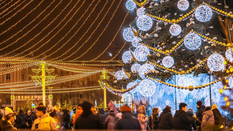 Новогоднюю площадь Ленина в Воронеже посетили 200 тыс человек