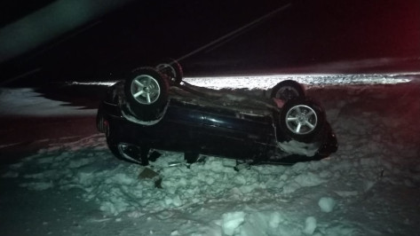 Chevrolet Niva вылетела с трассы и перевернулась: погиб 40-летний житель Воронежской области