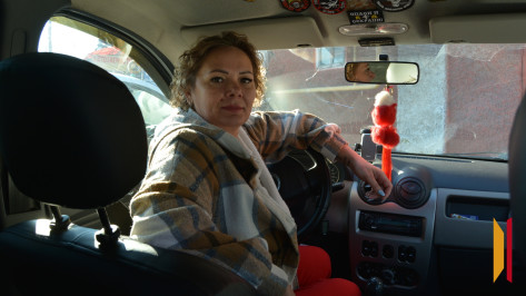 Мама Туриста не бросит. Как жительница Воронежской области помогает сыну и его боевым товарищам на передовой