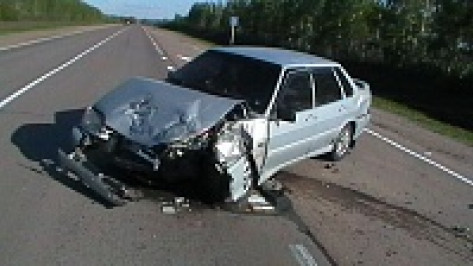 В Воронежской области при столкновении с Volkswagen разбился водитель «ВАЗа»