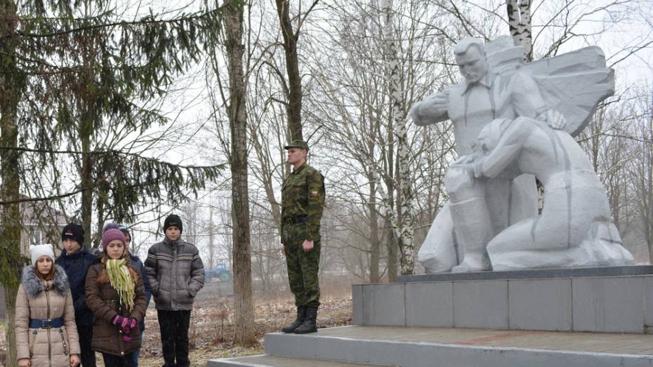 В нижнедевицком селе Верхнее Турово обустроили памятник погибшим в ВОВ землякам
