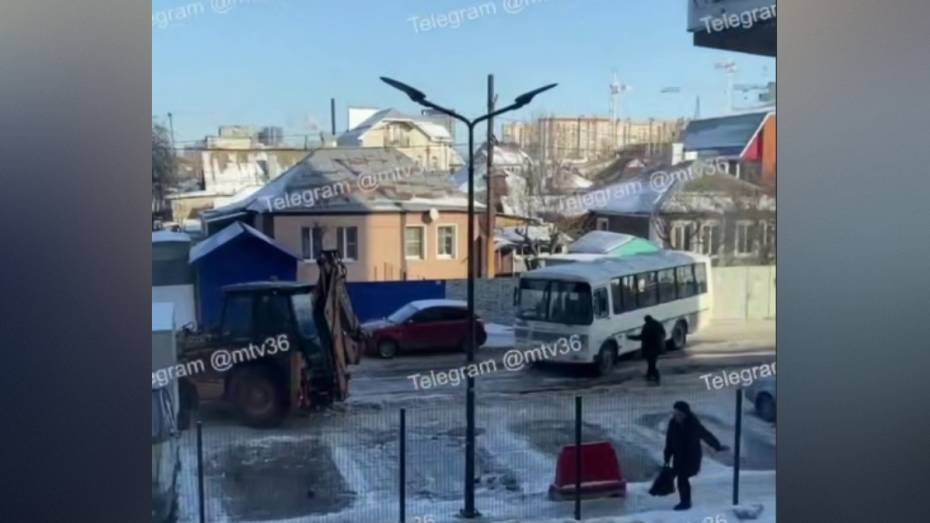 Крупная коммунальная авария превратила воронежский ЖК в ледяной каток