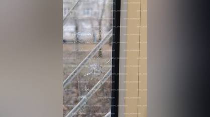 В Воронеже на улице Южно-Моравской неизвестный обстрелял окна многоэтажки