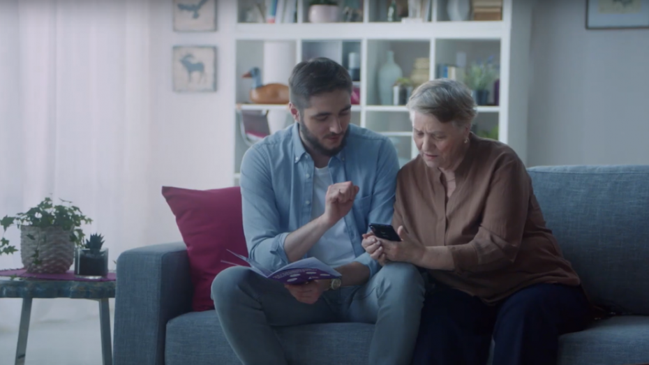 Tele2 запустила социальную кампанию «Переведи бабушку в интернет»