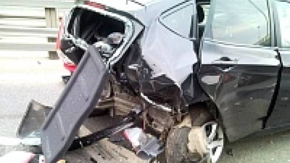 При столкновении 2 Hyundai погиб 25-летний воронежец