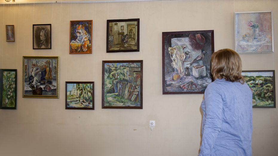 Лискинцев пригласили на дебютную выставку работ местной художницы Ирины Никоновой