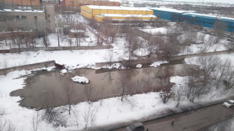 Водоканал устранил причину появления «зловонного моря» на улице Урывского в Воронеже