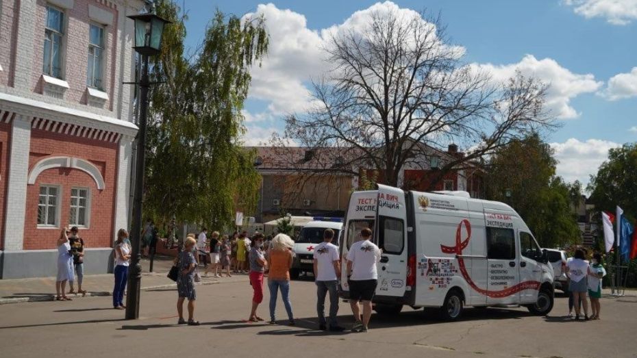 В Воронежской области более 100 человек сдали тест на ВИЧ в мобильных лабораториях