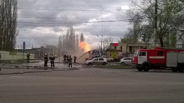 Появилось видео тушения пожара на газовой заправке в Воронеже
