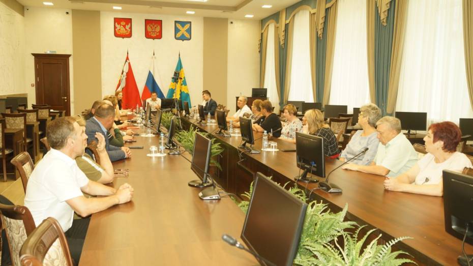 Кандидаты в губернаторы Воронежской области встретились с депутатами Хохольского района