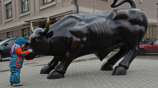 Владелец скульптуры быка на улице Карла Маркса перевезет ее из Воронежа в Москву