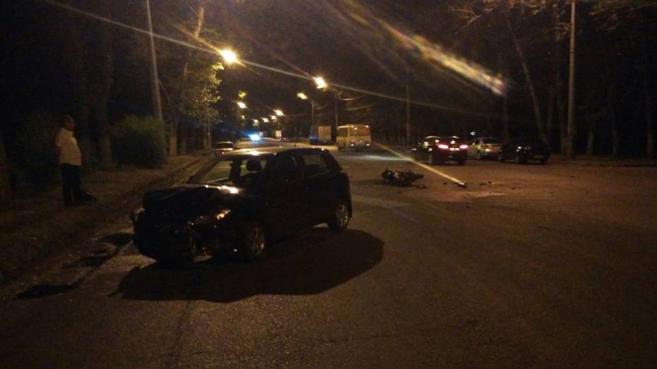 В Воронеже подростки на мотоцикле попали в ДТП