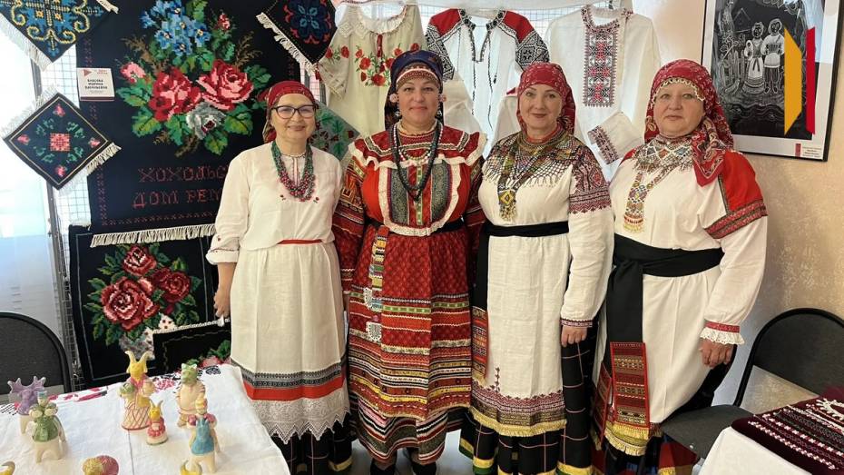 «Изба-красна»: фестиваль народной культуры в Семилуках собрал мастеров из шести районов Воронежской области