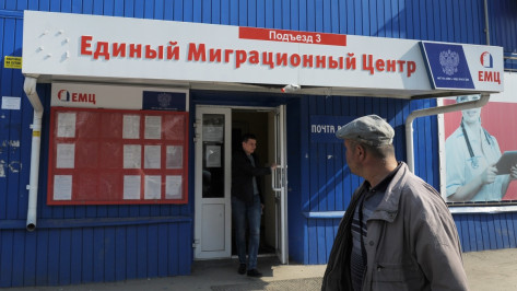 Очереди и каменные лица. Как Воронежская область встречает соотечественников