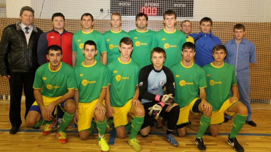 Богучарские футболисты стали «серебряными» призерами областного первенства по мини-футболу