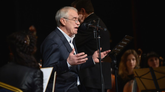 Сергей Гармаш прочел воронежцам сказку «Волшебное кольцо»