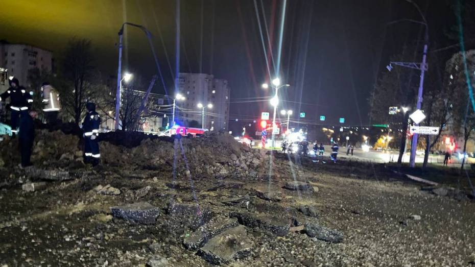 Три человека пострадали в результате мощного взрыва в Белгороде